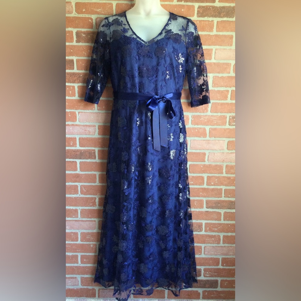 TAHARI ARTHUR S. LEVINE petit dress
